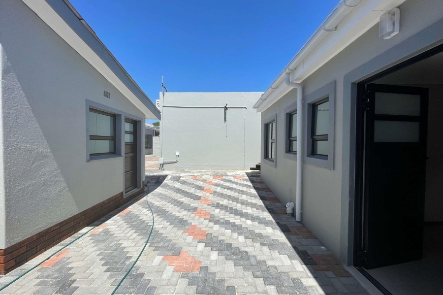 Commercial Property for Sale in De Kuilen Western Cape